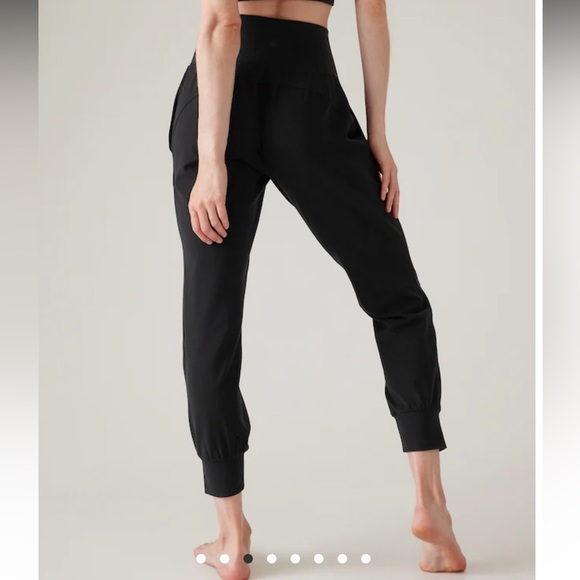 Athleta Salutation Jogger NWT - Picture 2 of 11